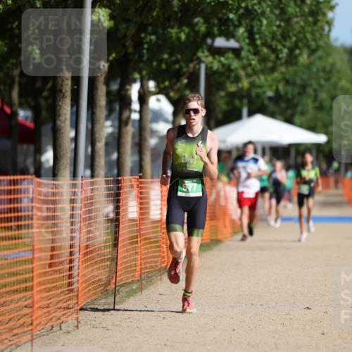 07.09.2025 - 19. Norderstedt Triathlon Michael Strokosch http://msf.ph/oto/8766526 07.09.2025 10:50:19 Laufen 677 meine-sportfotos.de