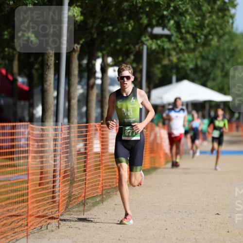 07.09.2025 - 19. Norderstedt Triathlon Michael Strokosch http://msf.ph/oto/8766533 07.09.2025 10:50:19 Laufen 677 meine-sportfotos.de
