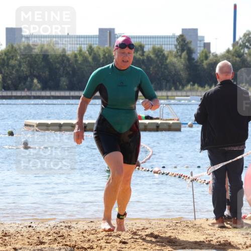07.09.2025 - 19. Norderstedt Triathlon Luisa Fischer http://msf.ph/oto/8766553 07.09.2025 12:40:04 Schwimmen 337, 349 meine-sportfotos.de