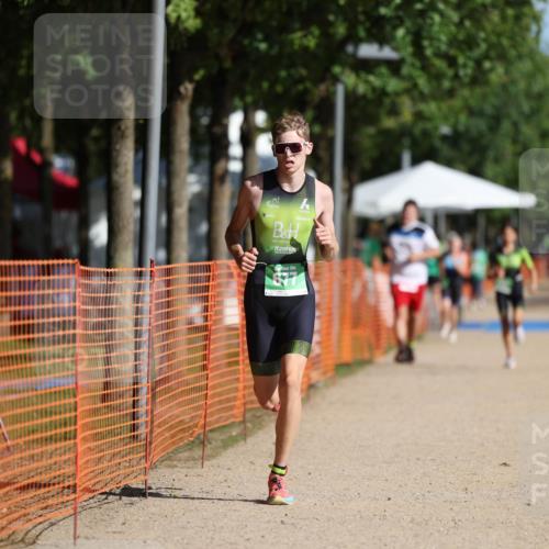 07.09.2025 - 19. Norderstedt Triathlon Michael Strokosch http://msf.ph/oto/8766556 07.09.2025 10:50:19 Laufen 677 meine-sportfotos.de