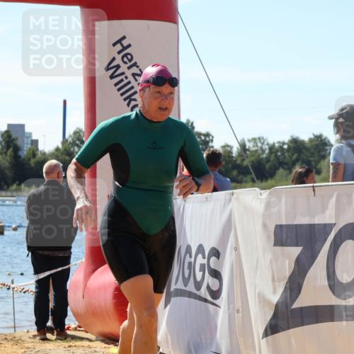 07.09.2025 - 19. Norderstedt Triathlon Luisa Fischer http://msf.ph/oto/8766577 07.09.2025 12:40:07 Schwimmen 337, 349 meine-sportfotos.de
