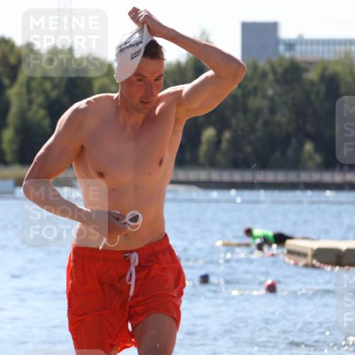 07.09.2025 - 19. Norderstedt Triathlon Luisa Fischer http://msf.ph/oto/8766586 07.09.2025 12:40:43 Schwimmen 790 meine-sportfotos.de