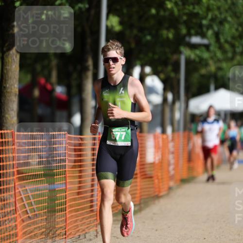07.09.2025 - 19. Norderstedt Triathlon Michael Strokosch http://msf.ph/oto/8766602 07.09.2025 10:50:20 Laufen 677 meine-sportfotos.de