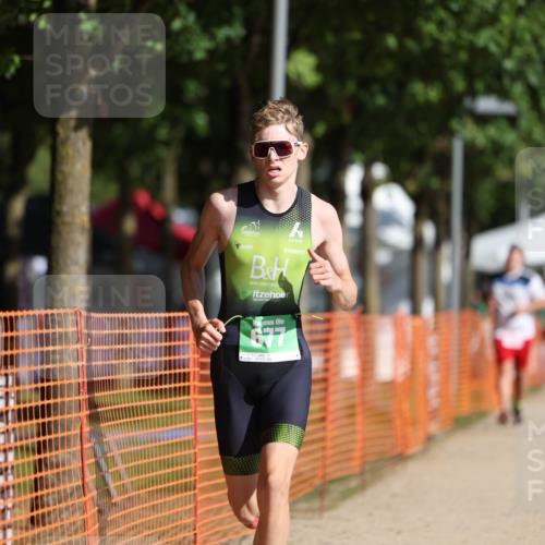 07.09.2025 - 19. Norderstedt Triathlon Michael Strokosch http://msf.ph/oto/8766612 07.09.2025 10:50:21 Laufen 677 meine-sportfotos.de