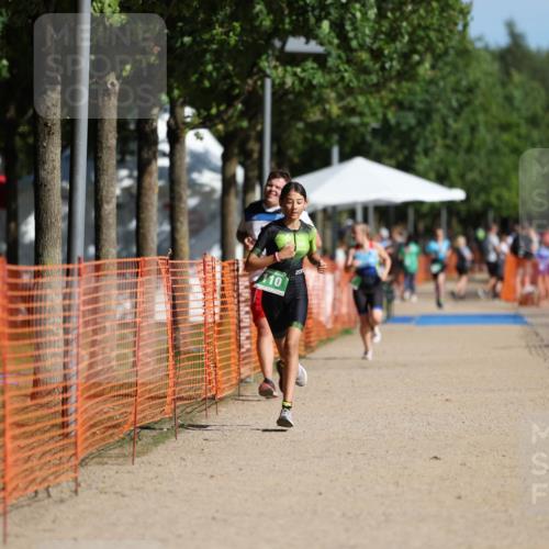 07.09.2025 - 19. Norderstedt Triathlon Michael Strokosch http://msf.ph/oto/8766628 07.09.2025 10:50:24 Laufen 110, 677 meine-sportfotos.de