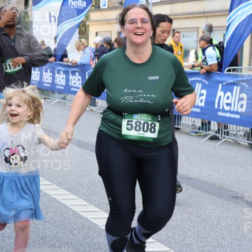 07.09.2025 - BARMER Alsterlauf Strokosch-Dieckow http://msf.ph/oto/8766636 07.09.2025 10:11:33 Ziel 2171, 2293, 2599, 2846, 2847, 3036, 3126, 3327, 3366, 3367, 3613, 3614, 3692, 3792, 4193, 4264, 4376, 4415, 4491, 4970, 5175, 5214, 5418, 5448, 5613, 5614, 5649, 5650, 5758, 5760, 5813, 5827, 5911, 5956, 6008, 6009, 6144, 8038, 8039, 8126, 8145 meine-sportfotos.de