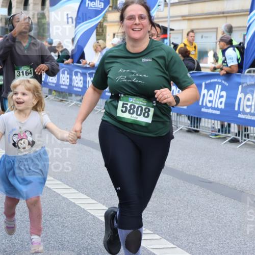 07.09.2025 - BARMER Alsterlauf Strokosch-Dieckow http://msf.ph/oto/8766665 07.09.2025 10:11:32 Ziel 2171, 2293, 2846, 2847, 3036, 3126, 3327, 3366, 3367, 3613, 3614, 3692, 3792, 4193, 4376, 4415, 4491, 4970, 5175, 5214, 5418, 5448, 5649, 5650, 5758, 5760, 5813, 5827, 5911, 5956, 6008, 6009, 6130, 6144, 6180, 8038, 8039, 8126, 8145 meine-sportfotos.de