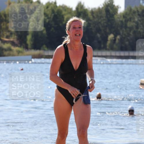 07.09.2025 - 19. Norderstedt Triathlon Luisa Fischer http://msf.ph/oto/8766693 07.09.2025 12:41:33 Schwimmen 315, 355 meine-sportfotos.de