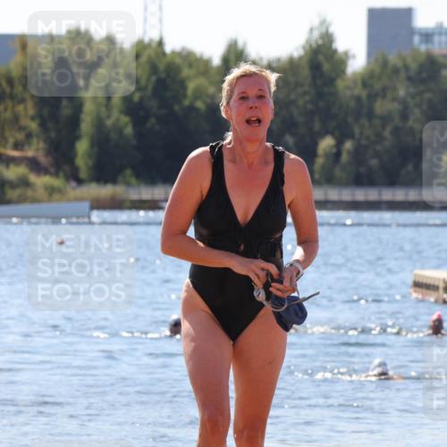 07.09.2025 - 19. Norderstedt Triathlon Luisa Fischer http://msf.ph/oto/8766694 07.09.2025 12:41:33 Schwimmen 315, 355 meine-sportfotos.de