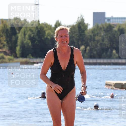 07.09.2025 - 19. Norderstedt Triathlon Luisa Fischer http://msf.ph/oto/8766696 07.09.2025 12:41:33 Schwimmen 315, 355 meine-sportfotos.de