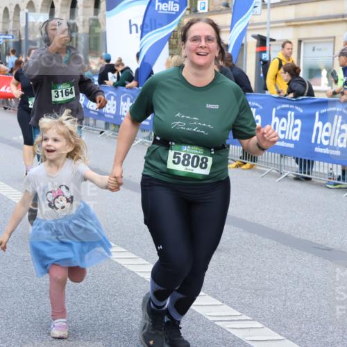 07.09.2025 - BARMER Alsterlauf Strokosch-Dieckow http://msf.ph/oto/8766721 07.09.2025 10:11:32 Ziel 2171, 2293, 2846, 2847, 3036, 3126, 3327, 3366, 3367, 3613, 3614, 3692, 3792, 4193, 4376, 4415, 4491, 4970, 5175, 5214, 5418, 5448, 5649, 5650, 5758, 5760, 5813, 5827, 5911, 5956, 6008, 6009, 6130, 6144, 6180, 8038, 8039, 8126, 8145 meine-sportfotos.de