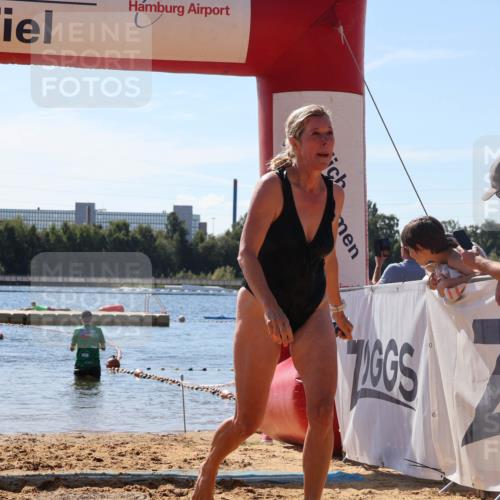 07.09.2025 - 19. Norderstedt Triathlon Luisa Fischer http://msf.ph/oto/8766725 07.09.2025 12:41:38 Schwimmen 355 meine-sportfotos.de