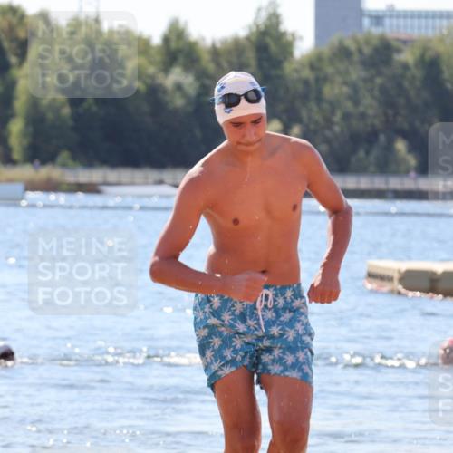 07.09.2025 - 19. Norderstedt Triathlon Luisa Fischer http://msf.ph/oto/8766727 07.09.2025 12:41:54 Schwimmen 356 meine-sportfotos.de