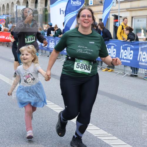 07.09.2025 - BARMER Alsterlauf Strokosch-Dieckow http://msf.ph/oto/8766738 07.09.2025 10:11:32 Ziel 2171, 2293, 2846, 2847, 3036, 3126, 3327, 3366, 3367, 3613, 3614, 3692, 3792, 4193, 4376, 4415, 4491, 4970, 5175, 5214, 5418, 5448, 5649, 5650, 5758, 5760, 5813, 5827, 5911, 5956, 6008, 6009, 6130, 6144, 6180, 8038, 8039, 8126, 8145 meine-sportfotos.de