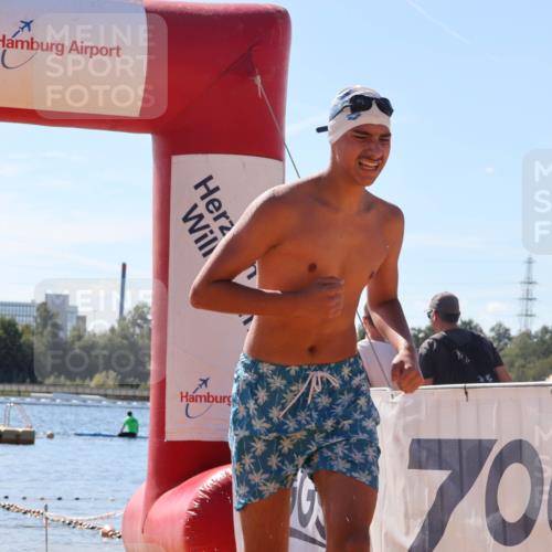 07.09.2025 - 19. Norderstedt Triathlon Luisa Fischer http://msf.ph/oto/8766751 07.09.2025 12:41:57 Schwimmen 356 meine-sportfotos.de