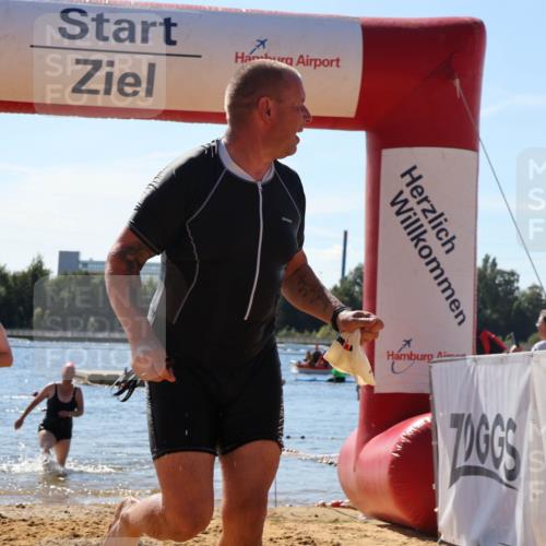 07.09.2025 - 19. Norderstedt Triathlon Luisa Fischer http://msf.ph/oto/8766757 07.09.2025 12:42:17 Schwimmen 335, 342 meine-sportfotos.de