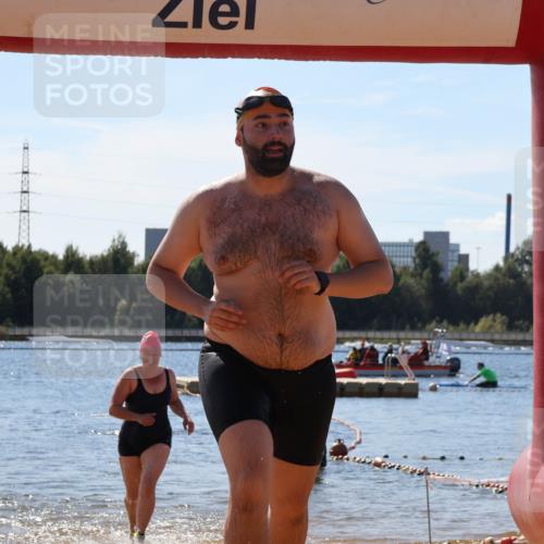 07.09.2025 - 19. Norderstedt Triathlon Luisa Fischer http://msf.ph/oto/8766769 07.09.2025 12:42:20 Schwimmen 335, 342, 708 meine-sportfotos.de
