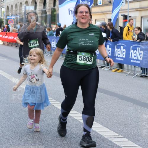 07.09.2025 - BARMER Alsterlauf Strokosch-Dieckow http://msf.ph/oto/8766779 07.09.2025 10:11:32 Ziel 2171, 2293, 2846, 2847, 3036, 3126, 3327, 3366, 3367, 3613, 3614, 3692, 3792, 4193, 4376, 4415, 4491, 4970, 5175, 5214, 5418, 5448, 5649, 5650, 5758, 5760, 5813, 5827, 5911, 5956, 6008, 6009, 6130, 6144, 6180, 8038, 8039, 8126, 8145 meine-sportfotos.de