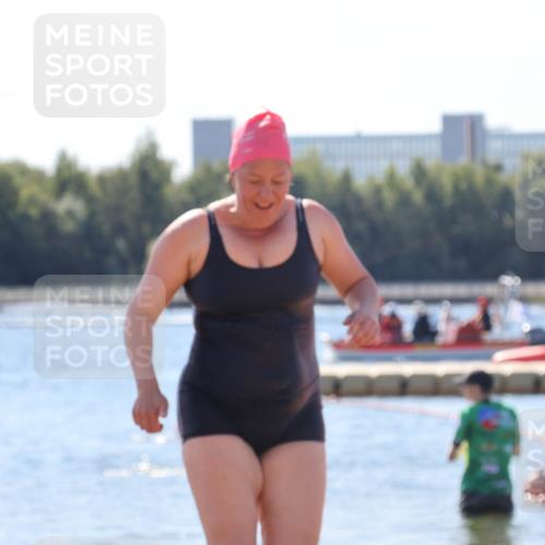 07.09.2025 - 19. Norderstedt Triathlon Luisa Fischer http://msf.ph/oto/8766784 07.09.2025 12:42:23 Schwimmen 335, 342, 708 meine-sportfotos.de
