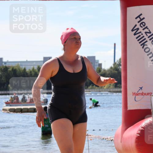 07.09.2025 - 19. Norderstedt Triathlon Luisa Fischer http://msf.ph/oto/8766794 07.09.2025 12:42:25 Schwimmen 335, 342, 708 meine-sportfotos.de