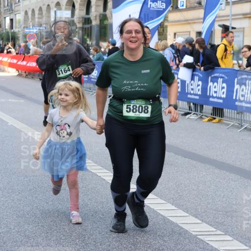 07.09.2025 - BARMER Alsterlauf Strokosch-Dieckow http://msf.ph/oto/8766817 07.09.2025 10:11:32 Ziel 2171, 2293, 2846, 2847, 3036, 3126, 3327, 3366, 3367, 3613, 3614, 3692, 3792, 4193, 4376, 4415, 4491, 4970, 5175, 5214, 5418, 5448, 5649, 5650, 5758, 5760, 5813, 5827, 5911, 5956, 6008, 6009, 6130, 6144, 6180, 8038, 8039, 8126, 8145 meine-sportfotos.de