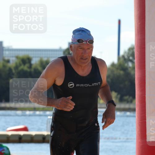07.09.2025 - 19. Norderstedt Triathlon Luisa Fischer http://msf.ph/oto/8766839 07.09.2025 12:43:47 Schwimmen 325 meine-sportfotos.de