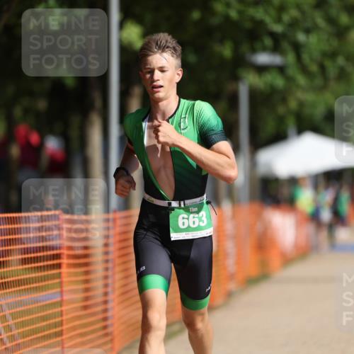 07.09.2025 - 19. Norderstedt Triathlon Michael Strokosch http://msf.ph/oto/8766869 07.09.2025 10:51:10 Laufen 80, 649, 663 meine-sportfotos.de