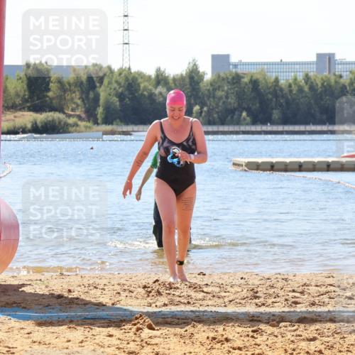 07.09.2025 - 19. Norderstedt Triathlon Luisa Fischer http://msf.ph/oto/8766883 07.09.2025 12:45:20 Schwimmen 354 meine-sportfotos.de