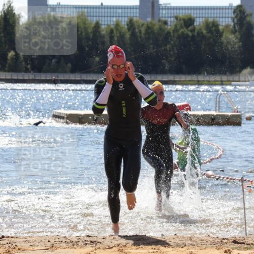 07.09.2025 - 19. Norderstedt Triathlon Luisa Fischer http://msf.ph/oto/8766914 07.09.2025 13:22:28 Schwimmen 996, 1001 meine-sportfotos.de