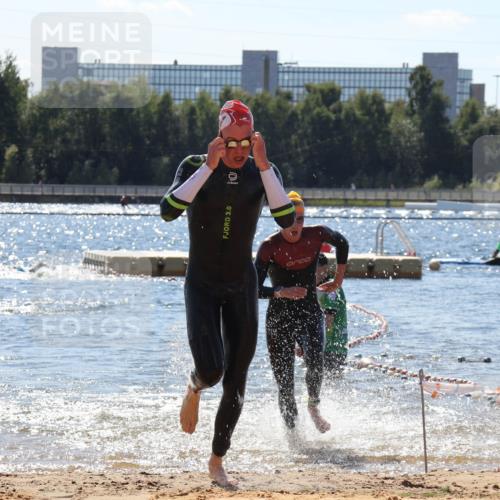 07.09.2025 - 19. Norderstedt Triathlon Luisa Fischer http://msf.ph/oto/8766915 07.09.2025 13:22:28 Schwimmen 996, 1001 meine-sportfotos.de