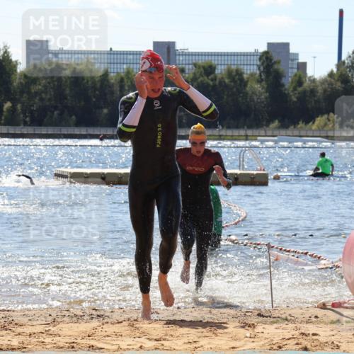 07.09.2025 - 19. Norderstedt Triathlon Luisa Fischer http://msf.ph/oto/8766919 07.09.2025 13:22:29 Schwimmen 996, 1001 meine-sportfotos.de