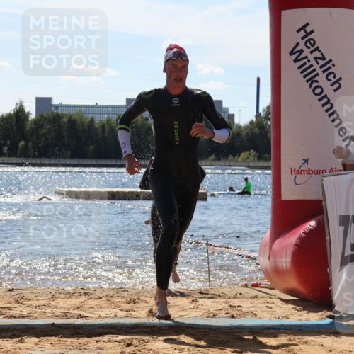 07.09.2025 - 19. Norderstedt Triathlon Luisa Fischer http://msf.ph/oto/8766923 07.09.2025 13:22:30 Schwimmen 996, 1001 meine-sportfotos.de