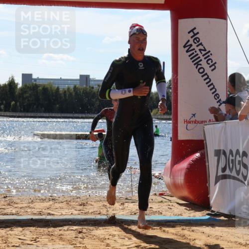 07.09.2025 - 19. Norderstedt Triathlon Luisa Fischer http://msf.ph/oto/8766928 07.09.2025 13:22:30 Schwimmen 996, 1001 meine-sportfotos.de
