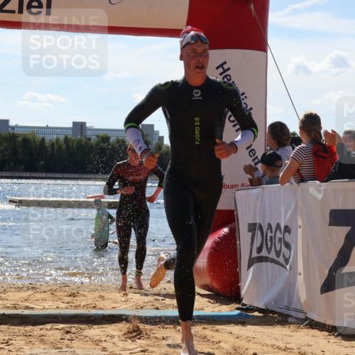 07.09.2025 - 19. Norderstedt Triathlon Luisa Fischer http://msf.ph/oto/8766931 07.09.2025 13:22:30 Schwimmen 996, 1001 meine-sportfotos.de