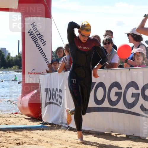 07.09.2025 - 19. Norderstedt Triathlon Luisa Fischer http://msf.ph/oto/8766938 07.09.2025 13:22:32 Schwimmen 996, 1001 meine-sportfotos.de