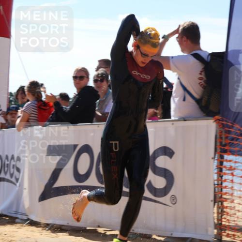 07.09.2025 - 19. Norderstedt Triathlon Luisa Fischer http://msf.ph/oto/8766940 07.09.2025 13:22:32 Schwimmen 996, 1001 meine-sportfotos.de