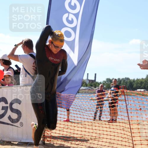 07.09.2025 - 19. Norderstedt Triathlon Luisa Fischer http://msf.ph/oto/8766942 07.09.2025 13:22:33 Schwimmen 996, 1001 meine-sportfotos.de