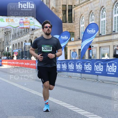07.09.2025 - BARMER Alsterlauf Strokosch-Dieckow http://msf.ph/oto/8766944 07.09.2025 10:30:35 Ziel 3324, 3451, 6239 meine-sportfotos.de