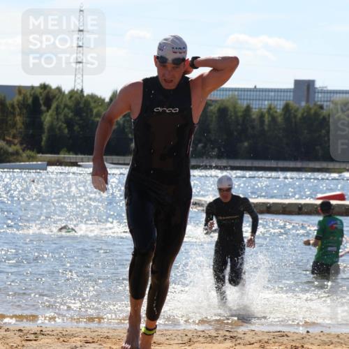 07.09.2025 - 19. Norderstedt Triathlon Luisa Fischer http://msf.ph/oto/8766953 07.09.2025 13:22:45 Schwimmen 994, 1042 meine-sportfotos.de