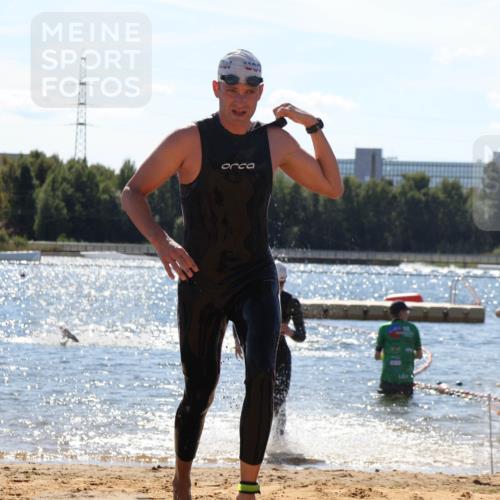 07.09.2025 - 19. Norderstedt Triathlon Luisa Fischer http://msf.ph/oto/8766955 07.09.2025 13:22:46 Schwimmen 994, 1042 meine-sportfotos.de