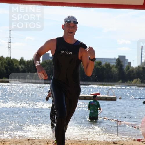 07.09.2025 - 19. Norderstedt Triathlon Luisa Fischer http://msf.ph/oto/8766958 07.09.2025 13:22:46 Schwimmen 994, 1042 meine-sportfotos.de