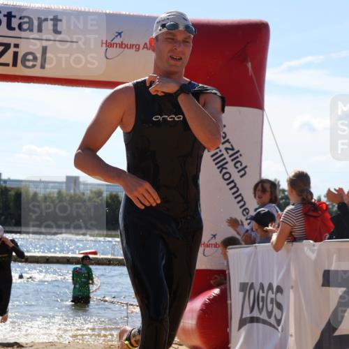 07.09.2025 - 19. Norderstedt Triathlon Luisa Fischer http://msf.ph/oto/8766963 07.09.2025 13:22:47 Schwimmen 994, 1042 meine-sportfotos.de