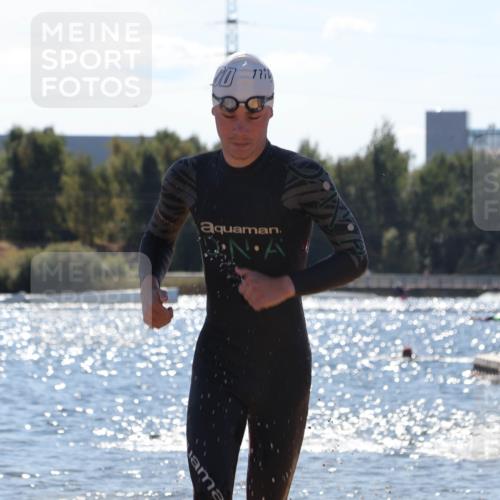 07.09.2025 - 19. Norderstedt Triathlon Luisa Fischer http://msf.ph/oto/8766966 07.09.2025 13:22:49 Schwimmen 994, 1042 meine-sportfotos.de
