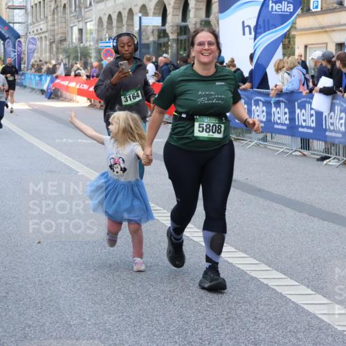 07.09.2025 - BARMER Alsterlauf Strokosch-Dieckow http://msf.ph/oto/8766969 07.09.2025 10:11:31 Ziel 2171, 2293, 2846, 2847, 3036, 3126, 3327, 3348, 3349, 3366, 3367, 3692, 3792, 4193, 4376, 4415, 4491, 4970, 5175, 5214, 5418, 5448, 5649, 5650, 5758, 5760, 5813, 5827, 5911, 6008, 6130, 6144, 6180, 8038, 8039, 8126, 8145 meine-sportfotos.de