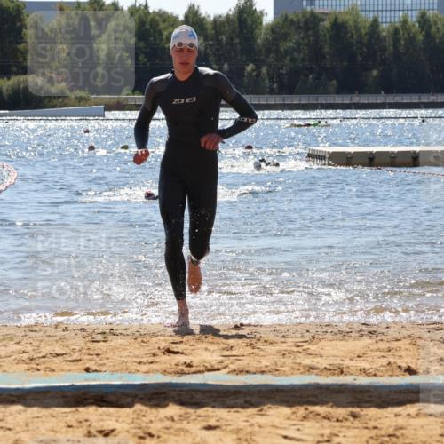 07.09.2025 - 19. Norderstedt Triathlon Luisa Fischer http://msf.ph/oto/8767005 07.09.2025 13:23:58 Schwimmen 392 meine-sportfotos.de