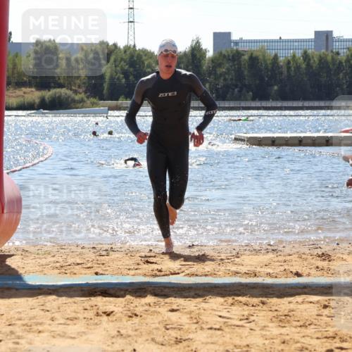 07.09.2025 - 19. Norderstedt Triathlon Luisa Fischer http://msf.ph/oto/8767009 07.09.2025 13:23:59 Schwimmen 392 meine-sportfotos.de