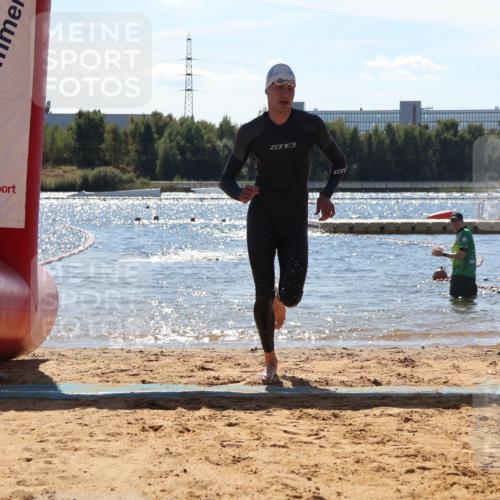 07.09.2025 - 19. Norderstedt Triathlon Luisa Fischer http://msf.ph/oto/8767014 07.09.2025 13:23:59 Schwimmen 392 meine-sportfotos.de