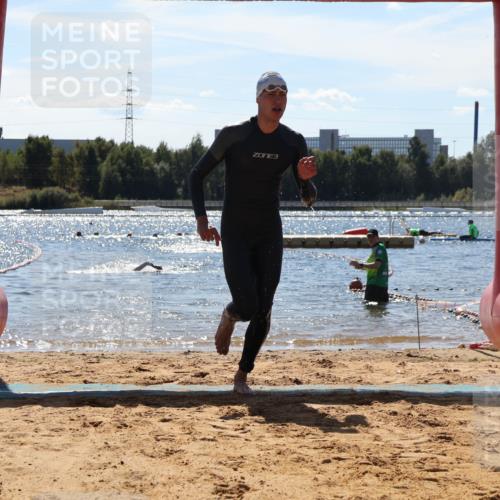 07.09.2025 - 19. Norderstedt Triathlon Luisa Fischer http://msf.ph/oto/8767018 07.09.2025 13:24:00 Schwimmen 392 meine-sportfotos.de