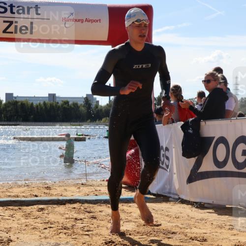 07.09.2025 - 19. Norderstedt Triathlon Luisa Fischer http://msf.ph/oto/8767023 07.09.2025 13:24:01 Schwimmen 392 meine-sportfotos.de