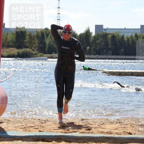 07.09.2025 - 19. Norderstedt Triathlon Luisa Fischer http://msf.ph/oto/8767030 07.09.2025 13:24:19 Schwimmen 999 meine-sportfotos.de
